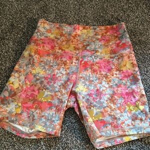 Lululemon Align Short *6"
Inflorescence Multi